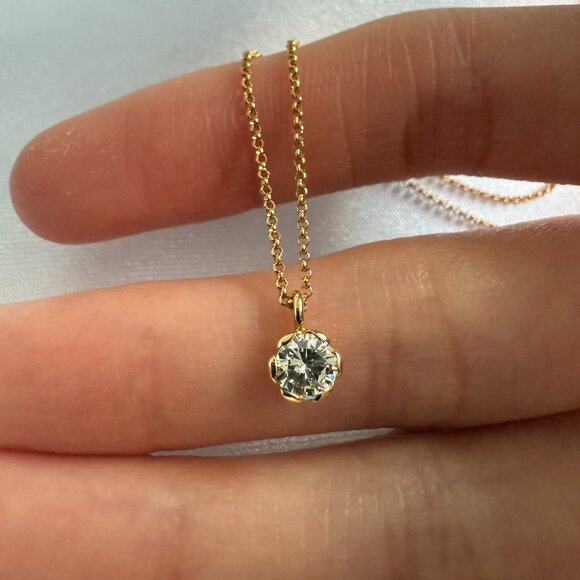Dainty 18K Solid Gold Bezel Set 0.32 CT Diamond Solitaire Pendant Necklace 15.5" - Picture 3 of 8